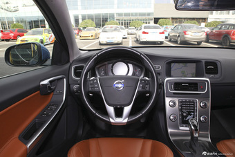 2015款沃尔沃V60 2.0T自动 T5智雅版