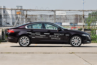 2015款捷豹XF 2.0T 80周年典藏豪华版