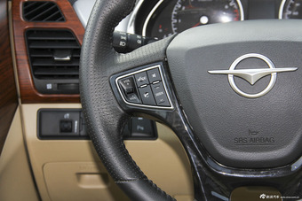 2014款海马汽车M8 2.0L自动豪华型