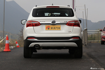 2014款中华V5 1.5T自动两驱运动型