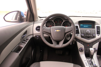 2012款科鲁兹1.6SE手自一体舒适版