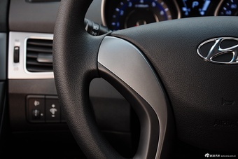 2015款朗动1.6L自动时尚型