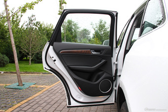 2015款一汽-大众奥迪Q5 40 TFSI舒适型