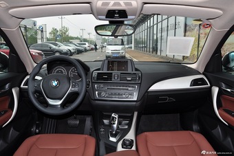 2014款宝马2系220i 2.0T自动领先型图片