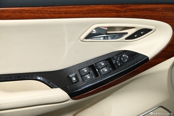 2014款海马M8 2.0L自动舒适型