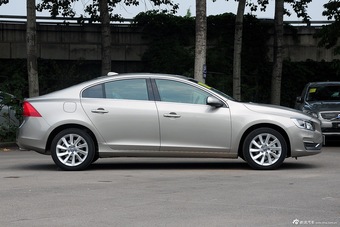 2016款沃尔沃S60L 2.0T T4智进版