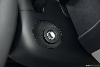 2016款凯路威2.0T自动四驱舒适版9座