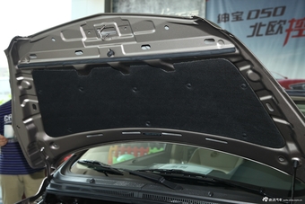 2013款北京汽车E系列1.5L自动乐尚版三厢