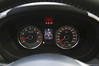 2015款森林人2.0L自动特装纪念版