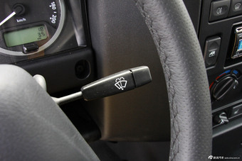 路虎卫士到店实拍