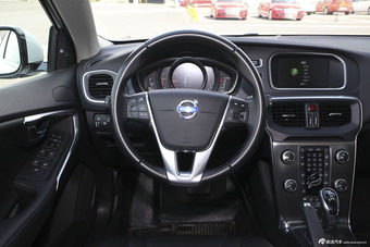 2016款沃尔沃V40 2.0T自动 T4 智雅版