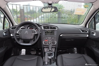 2015款雪铁龙C4L 1.2T自动尊贵版图片