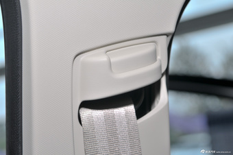 2012款福克斯三厢1.6L自动尊贵型