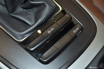 2013款奥迪A4L 30 TFSI 手动舒适型
