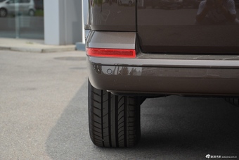 2016款凯路威2.0T自动四驱舒适版9座