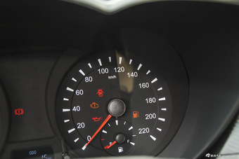 2014款福美来M5 1.6L手动标准型