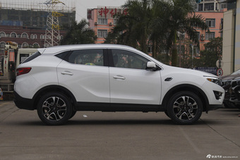 2016款DX7 1.5T手动凯旋版