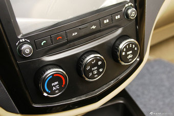 2014款五菱宏光S 1.5L豪华型