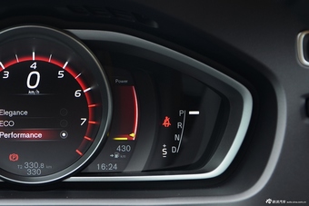 2017款沃尔沃V40 2.0T自动Cross Country T5 AWD 智雅版