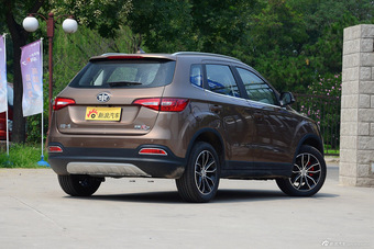 2016款森雅R7 1.6L手动尊贵型