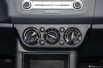 2016款雨燕1.5L手动时尚型酷玩版