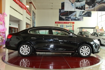 2012款荣威950 2.4L LUX豪华版