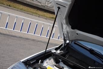 2015款吉利GX7 2.0L自动运动版尊贵型