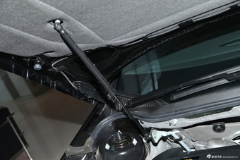 2013款东风雪铁龙C5 2.0L自动尊享型