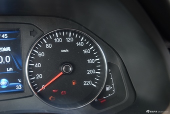 2016款森雅R7 1.6L手动尊贵型