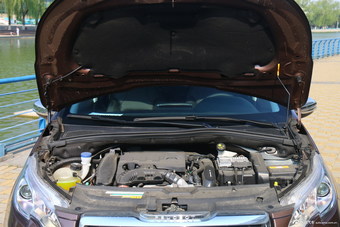 2015款标致2008  1.6THP自动领航版