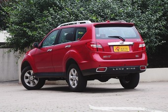 2015款陆风X8探索版2.0T汽油四驱超豪华型