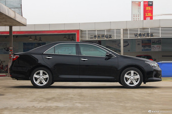 2015款凯美瑞骏瑞2.0L自动凌动版