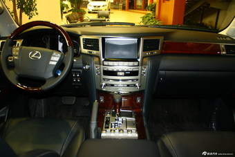 2013款雷克萨斯LX570