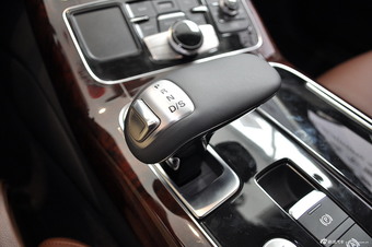2013款奥迪A8L 50TFSI quattro舒适型