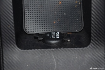 2016款众泰E200科技版