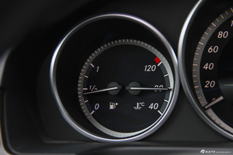 2015款奔驰E200L 2.0T自动