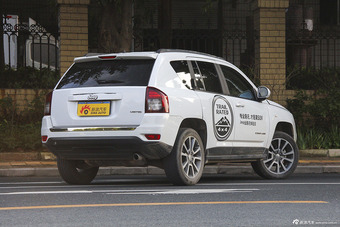 2014款指南者改款2.4L四驱豪华版