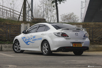 2015款睿翼轿跑2.0L自动豪华版