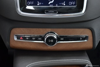 2016款沃尔沃XC90升级版 2.0T自动 T6智尊版