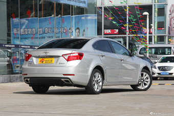 2014款海马汽车M8 2.0L自动豪华型