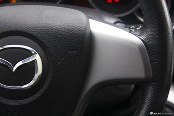 2015款睿翼轿跑2.0L自动豪华版