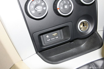 2013款途胜2.0L两驱手动时尚型