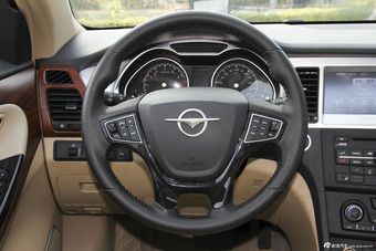 2014款海马汽车M8 2.0L自动豪华型