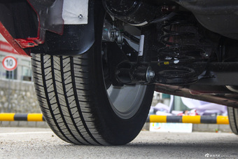 2015款荣威360 1.5L自动豪华版