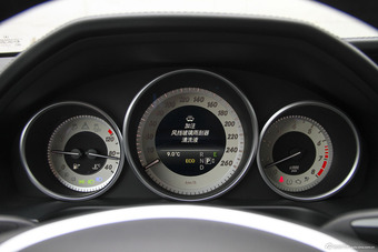 2015款奔驰E320L 3.0T自动运动型