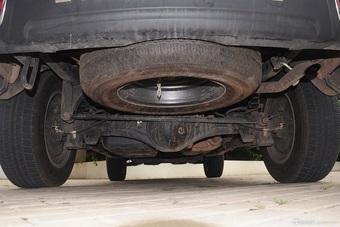 2015款陆风X8探索版2.0T汽油四驱超豪华型