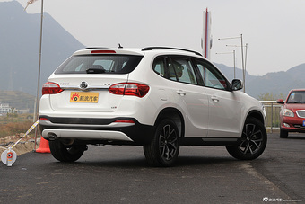 2014款中华V5 1.5T自动两驱运动型