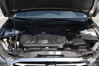 2014款奔腾B70 2.0L自动豪华型银色