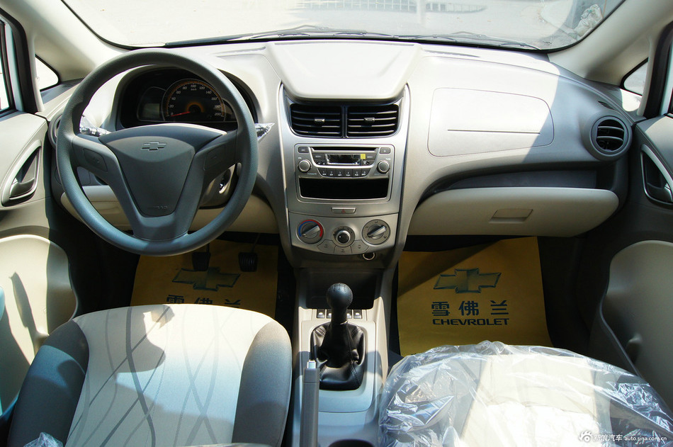 2010款新赛欧三厢1.4L手动优逸版