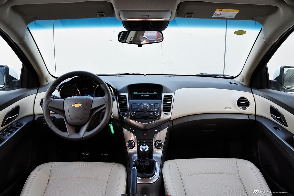 2015款科鲁兹1.5L经典 SE MT